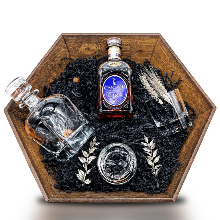 Geschenkset Whisky Cardhu Single Malt Scotch Whisky 18 Jahre 40% 0,7 l inkl. Dekanter & Gläser - Liwaldo