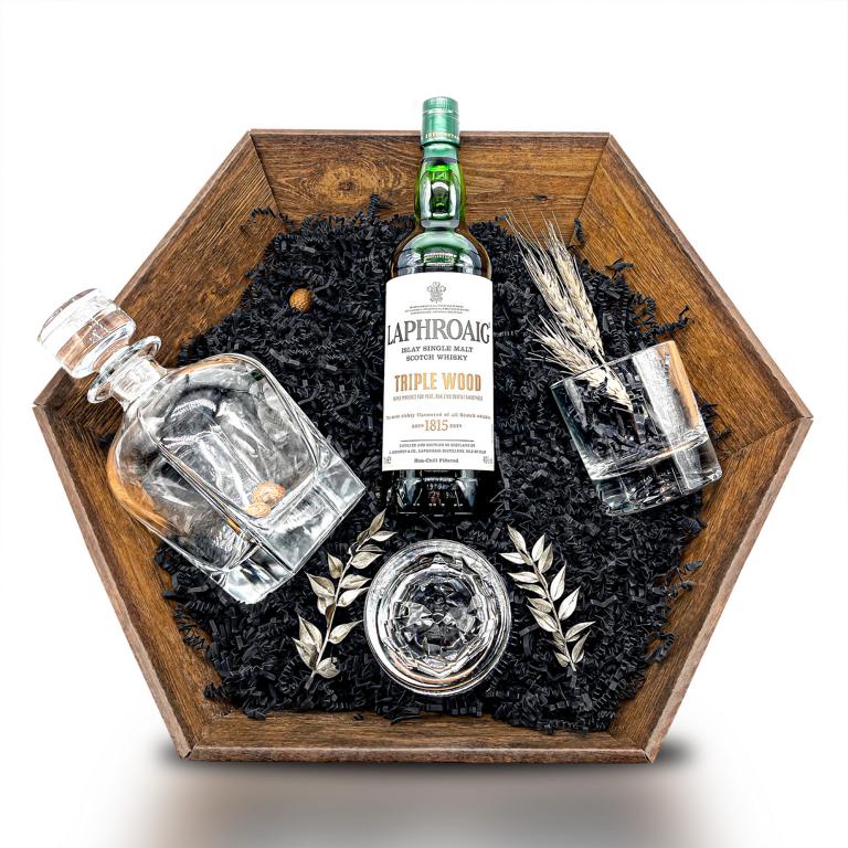 Geschenkset Whisky Laphroaig Islay Single Malt Scotch Whisky Triple Wood 48% 0,7L inkl. Gläser