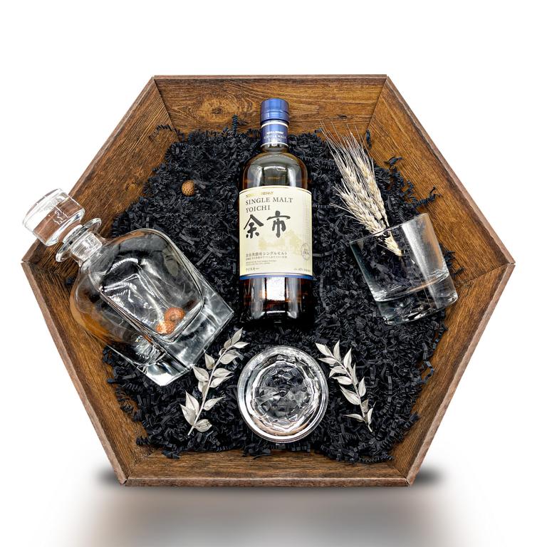 Geschenkset Whisky Nikka Yoichi Single Malt Whisky 45% 0,7 l inkl. Dekanter & Gläser - Liwaldo